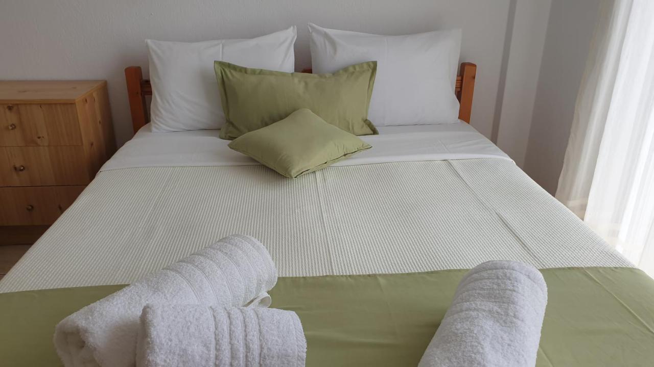 Katerina Rodon Apartments Nea Roda Bagian luar foto