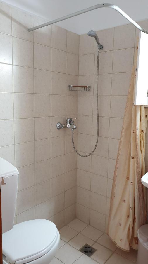 Katerina Rodon Apartments Nea Roda Bagian luar foto