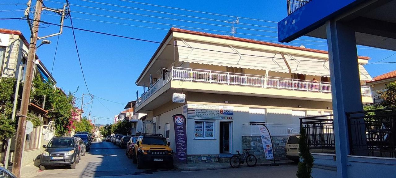 Katerina Rodon Apartments Nea Roda Bagian luar foto